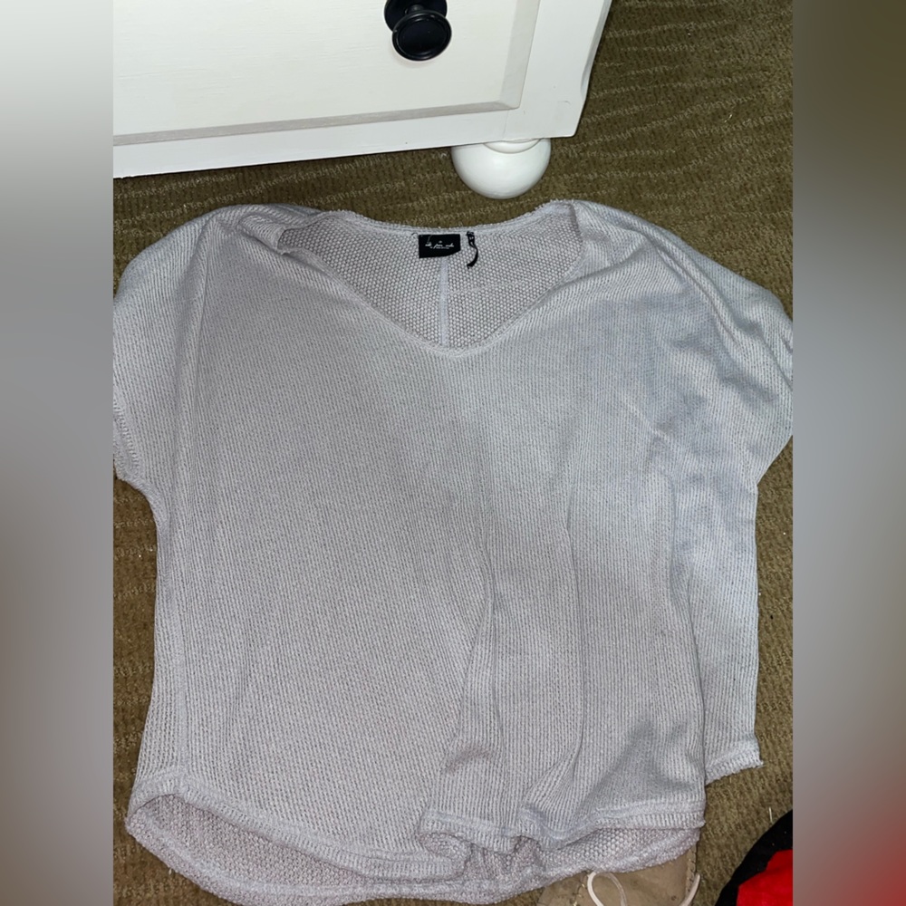 Grey short sleeve top